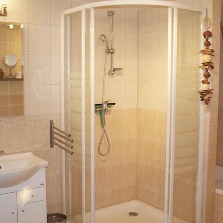3 Bedroom Beautiful In Zechin- Friedrichsaue Holiday home *