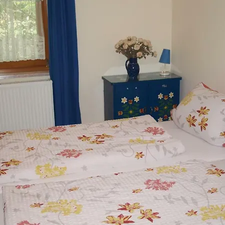 Holiday home 3 Bedroom Beautiful In Zechin- Friedrichsaue *
